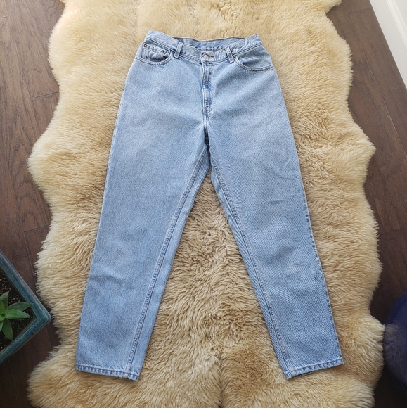 Vintage 550 High Rise Mom Jeans - Picture 3 of 8